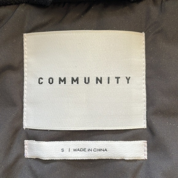 Community (Aritzia) coat - Picture 3 of 4